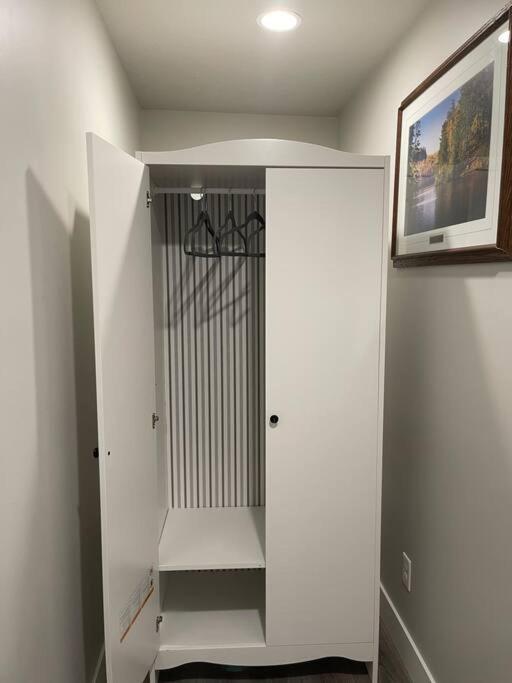 Exotic Basement Apartment, Fully Furnished Provo Exteriör bild